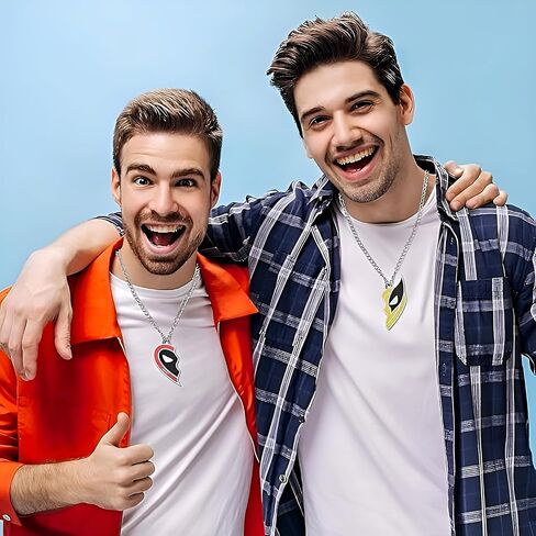 2PCS Best Friends Half Heart Necklace Love Jewelry Alloy Pendant Jewellery with Superhero Patterns Ornament Birthday Christmas Gifts in Kuwait