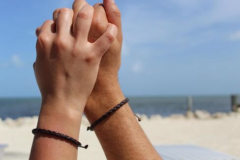 سوار من الجلد البني المضفر من Fanfarria Key West - مصنوع يدويًا بنسبة 100%، وحزام قابل للتعديل in Kuwait