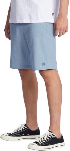 Billabong 21" Crossfire Submersible Shorts in Saudi Arabia