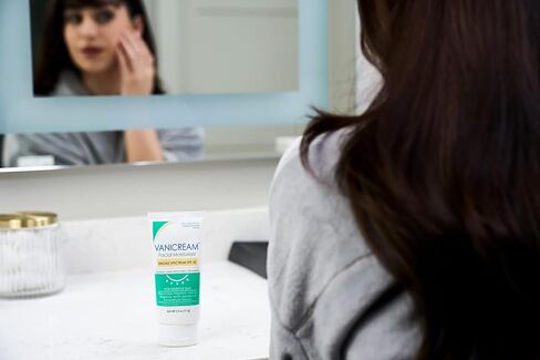 مرطب الوجه اليومي من فانيكريم مع السيراميد وحمض الهيالورونيك - 3 أونصة سائلة - تم تركيبه بدون مهيجات شائعة للأشخاص ذوي البشرة الحساسة in Kuwait