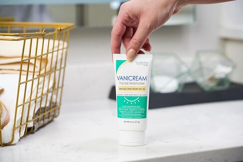 مرطب الوجه اليومي من فانيكريم مع السيراميد وحمض الهيالورونيك - 3 أونصة سائلة - تم تركيبه بدون مهيجات شائعة للأشخاص ذوي البشرة الحساسة in Kuwait