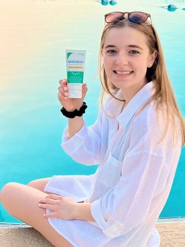 مرطب الوجه اليومي من فانيكريم مع السيراميد وحمض الهيالورونيك - 3 أونصة سائلة - تم تركيبه بدون مهيجات شائعة للأشخاص ذوي البشرة الحساسة in Kuwait