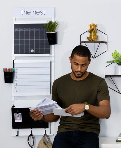 منظم حائط أودري لديكور المنزل من ستراتون - قطعة ديكور عملية مع تقويم وسبورة وسبورة فلين وسبورة بيضاء وتخزين البريد - مركز قيادة كبير لغرفة المعيشة والمطبخ وغرفة الطعام والدراسة in Kuwait