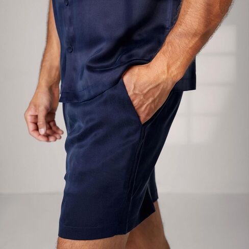 Lunya طقم قصير من الحرير قابل للغسل بأزرار باللون الأزرق الداكن in Kuwait