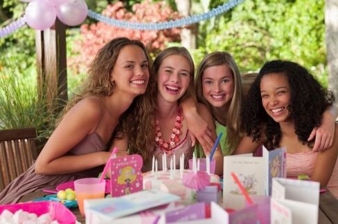 Onepurposegifts Sweet 16 هدية للبنات، مثالية لابنتك Sweet 16 عيد ميلاد، Sweet 16 Jewelry، Sweet 16 Necklace in Kuwait