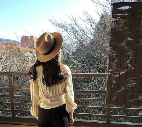 مجموعة أزياء الأناناس ونجمة القبعة فيدورا in Kuwait