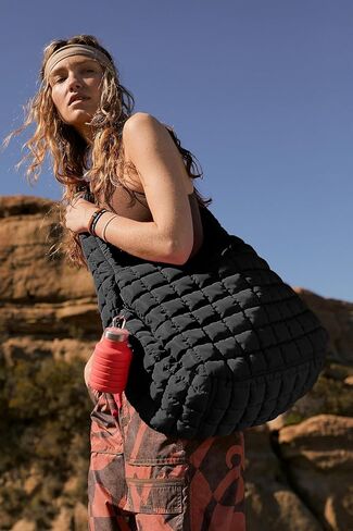 Puffer Quilted Shoulder Bag for Women Padding Shoulder Bag Puffy Hoho Bag Trendy Tote Bag 2024 in Saudi Arabia
