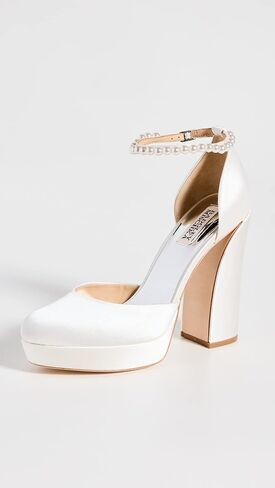 Badgley Mischka Women's Felixa Pump in Saudi Arabia
