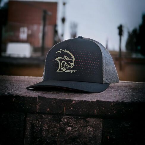 قبعة سائق الشاحنة Dodge SRT Hellcat بشعار Rumble Snapback موديل 2023 - أسود/فحمي/أحمر مرخصة وأصيلة in Kuwait