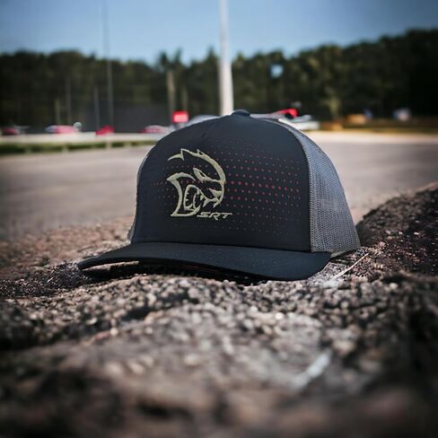 قبعة سائق الشاحنة Dodge SRT Hellcat بشعار Rumble Snapback موديل 2023 - أسود/فحمي/أحمر مرخصة وأصيلة in Kuwait