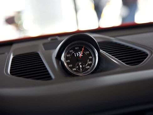 لوحة قيادة مثبتة على ساعة توقيت رياضية لبورشه 911 2013-2019، لوحة سوداء وساعة سوداء in Kuwait