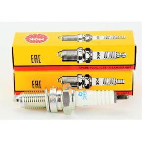 2 PCSNEW --- NGK # 4929 Standard Spark Plugs -- DPR8EA-9