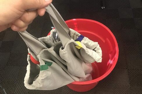 [فاصل المناشف المتسخة] ملحق كيس لسلة المهملات القياسية بسعة 32 جالون - 4 أقسام in Kuwait