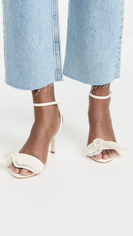صندل نسائي من Loeffler Randall بكعب عالٍ ومكشكش ومطوي من Estella in Kuwait
