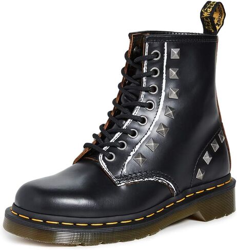 Martens نسائي 1460 Stud 8، أسود، 8 متوسط ​​أمريكي in Saudi Arabia
