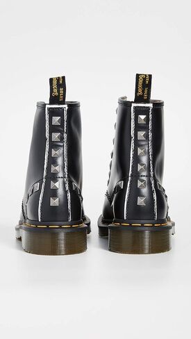 Martens نسائي 1460 Stud 8، أسود، 8 متوسط ​​أمريكي in Saudi Arabia