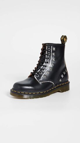 Martens نسائي 1460 Stud 8، أسود، 8 متوسط ​​أمريكي in Saudi Arabia