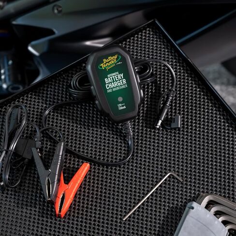 بطارية تندر جونيور 12 فولت، شاحن بطارية 800 مللي أمبير وصيانة in Kuwait