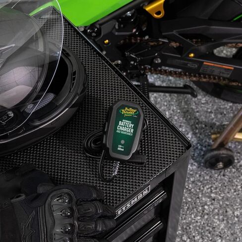 بطارية تندر جونيور 12 فولت، شاحن بطارية 800 مللي أمبير وصيانة in Kuwait