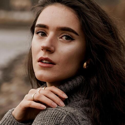 أقراط ذهبية 14 قيراط أقراط دائرية للنساء أقراط ذهبية أقراط دائرية ذهبية مكتنزة مع تصميم منقوش على شكل حرف V أقراط ذهبية للنساء أقراط دائرية 20 مم (أقراط على شكل حرف V) in Kuwait