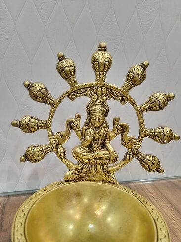 ضياء طاولة جاج لاكسمي من النحاس، مصباح زيت هندي تقليدي، منحوتة نحاسية مصنوعة يدويًا، ملحق بوجا in Kuwait