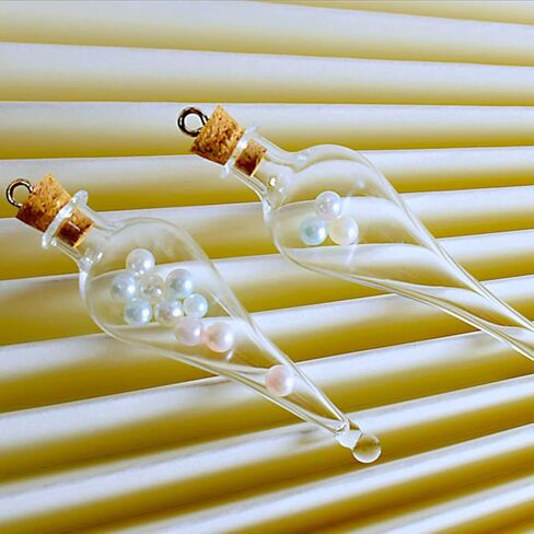 10 قطع من الزجاجات الصغيرة على شكل دمعة مع سدادات من الفلين، زجاجة صغيرة متمنية، زجاجات جرعة، برطمانات صغيرة للحرف الفنية، مشاريع DIY لتزيين حفلات الزفاف in Kuwait