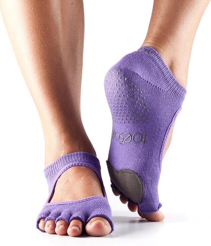 جوارب نسائية من toesox Plie نصف إصبع القدم لليوجا والبيلاتيس والبار والرقص وأصابع القدم مع وسادة جلدية (أرجواني فاتح) مقاس X-Small in Kuwait