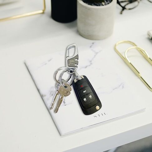 Keychain Clip Car Key Chain Hooks with 4 Heavy Duty Key Rings and 1 D Ring,Carabiner Keychain for Men and Women in Kuwait