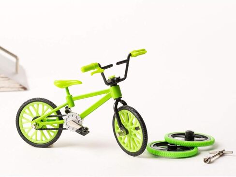 قبضة وخدع - إصبع أخضر BMX Freestyle مع عجلتين إضافيتين للدراجة وأداة دراجة إصبع واحدة - حزمة لعبة إصبع واحدة للأطفال بعمر 6 سنوات فما فوق in Kuwait