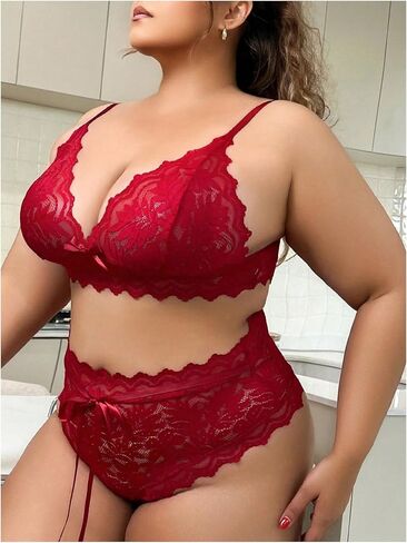 أطقم ملابس داخلية نسائية من MakeMeChic مقاس كبير من الدانتيل الزهري وحواف صدفية ورقبة على شكل V أطقم حمالة صدر ولباس داخلي in Saudi Arabia