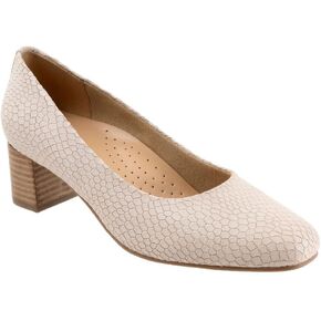 Trotters Women's Daria Pump in Saudi Arabia