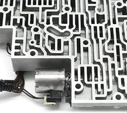 4L60E/4L65E لوحة جسم الصمام المعاد بناؤه والحزام متوافق مع Chevy GMC 1996-2006 P1870 in Kuwait