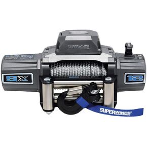 Superwinch 1712201 SX12SR 12V DC ونش انتعاش كهربائي مقاوم للماء 12000 رطل/5443 كجم سحب خط واحد مع Hawse Fairlead 3/8 بوصة × 85 قدم حبل اصطناعي محمول باليد ولاسلكي عن بعد بدون ربط قابض