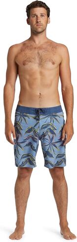 شورت Billabong الرجالي Sundays Pro، مطاط للأداء في 4 اتجاهات، درزة خارجية 45.72 سم in Kuwait