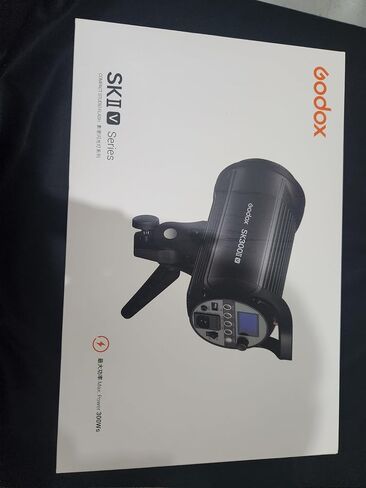 Godox SK400II-V SK400II V 400Ws 5700±200K Strobe Light,Built-in 2.4G Wireless X System,Clear LCD Panel, with LED Modeling Lamp for Bowens Mount Photo Studio in Saudi Arabia