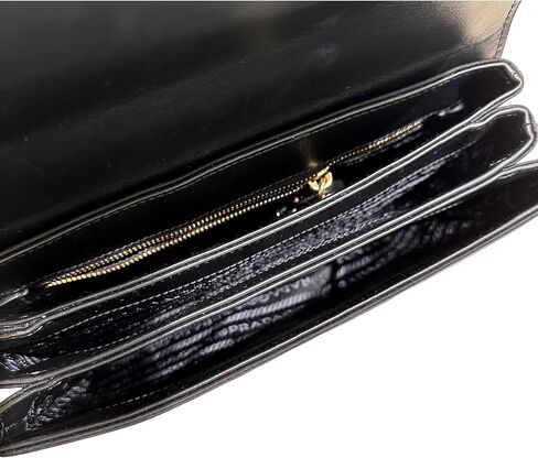 حقيبة برادا صغيرة من جلد سافيانو باللون الأسود مع حقيبة كروس بسلسلة ذهبية in Kuwait