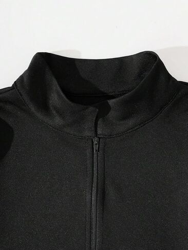 طقم سويت شيرت نسائي من SweatyRocks مكون من قطعتين بأكمام طويلة ورقبة وهمية وسروال قصير برباط in Saudi Arabia