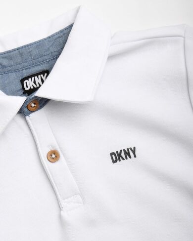طقم شورت للأولاد من DKNY - قطعتين من قميص بولو بأكمام قصيرة وشورت بتقنية مطاطية - طقم ملابس صيفي للأولاد (2T-7) in Kuwait