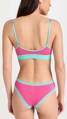 حمالة صدر تي شيرت نسائية وطقم برازيلي in Kuwait