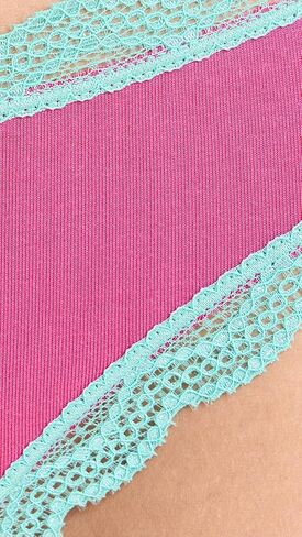 حمالة صدر تي شيرت نسائية وطقم برازيلي in Kuwait