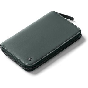 Bellroy Travel Folio – الإصدار الثاني – DeepPlum in Kuwait