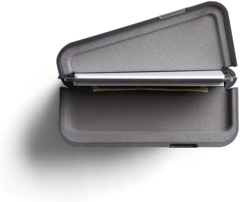 Bellroy Flip Case الإصدار الثاني – (حافظة للبطاقات، محفظة صلبة) - أسود in Kuwait