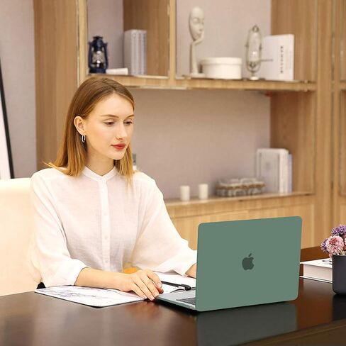 حافظة MOSISO متوافقة مع جهاز MacBook Air 13 بوصة 2022، إصدار 2021-2018 A2337 M1 A2179 A1932 Retina Display Touch ID، حافظة بلاستيكية صلبة وغطاء لوحة مفاتيح وواقي شاشة، أسود in Saudi Arabia