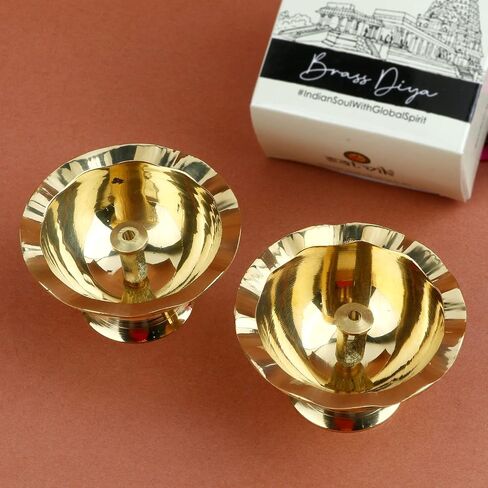 Satvik 6 قطع من النحاس النقي Diya لمصباح زبدة التبتية من Pooja لوازم المذبح البوذي وحامل ضوء الشاي الهندي Puja Kutthu Vilakku Deepam للتأمل الذي يقدم هدايا العودة للدفء المنزلي الهندي in Saudi Arabia