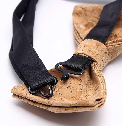 Men's Wollow Wooden Bow Tie With Bits Of Wood in Saudi Arabia