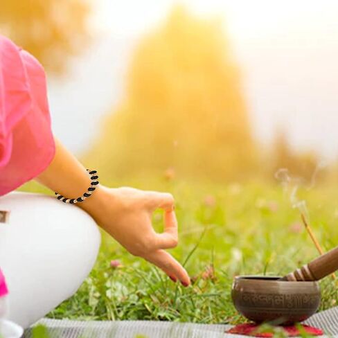 سوار مالا من خرز رودراكشا للارتداء التقليدي لصلاة التأمل مناسب لصلاة اليوغا رودراكش مع سلك قابل للتعديل مع دعم صخرة اللافا لمهرجان نافراتري (12 خرزة) in Saudi Arabia