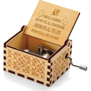 هدايا ملهمة للنساء، هدايا تقدير الصداقة في عيد الأم وعيد الميلاد والتخرج، فكرة هدية فريدة من نوعها لصندوق الموسيقى الخشبي المنقوش لأفضل صديق لها in Kuwait