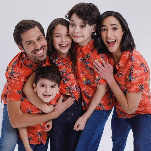 قميص Marvel Spider-Man Hawaiian Matching Family Hawaiian بأزرار سفلية للأطفال الصغار والكبار in Saudi Arabia