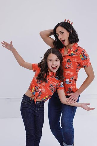 قميص Marvel Spider-Man Hawaiian Matching Family Hawaiian بأزرار سفلية للأطفال الصغار والكبار in Saudi Arabia