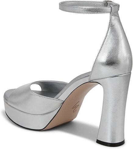 Naturalizer womens Delphie Strappy Sandals in Kuwait